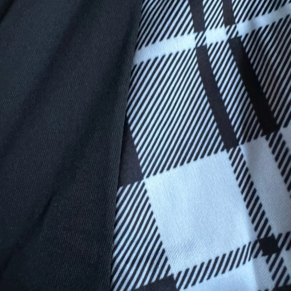 Black Pleated Style Buckle‎ Skirt - Picture 5 of 8